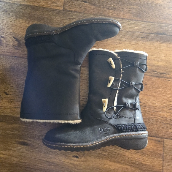 Ugg Leather Snow Boots - Picture 1 of 10